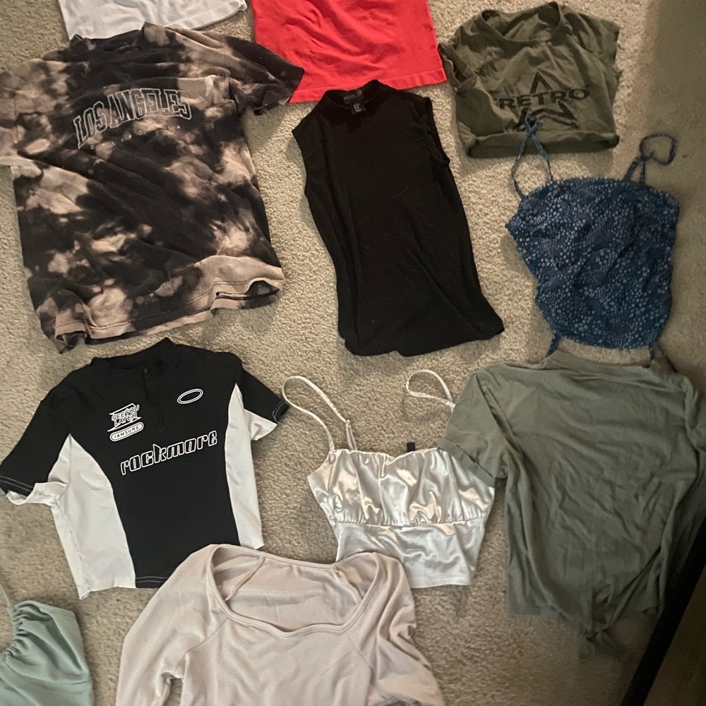 Shein Tops Bundle - Picture 3 of 5